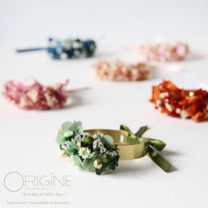 bracelet-manchette-jonc-laiton-fleurs-séchées-mariage-demoiselle-d'honneur-bijou-fleuri-mariée-origine-atelier-floral