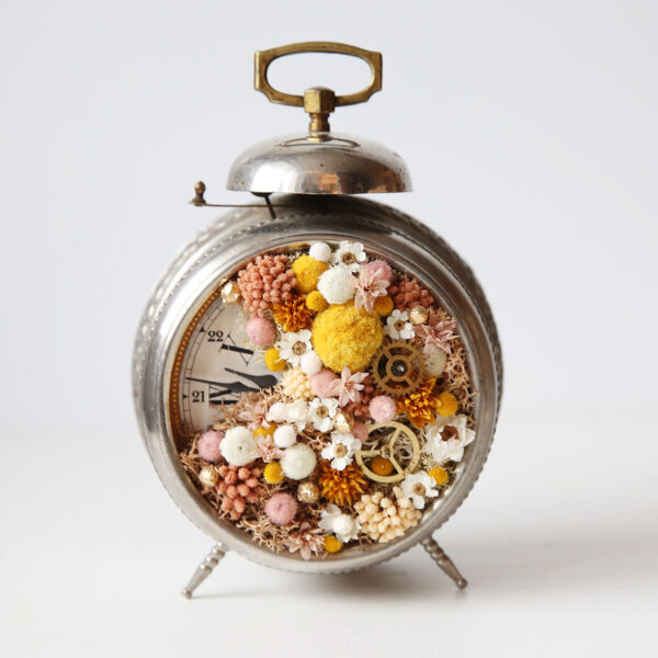 reveil-vintage-végétal-la-nature-reprend-ses-droits-origine-atelier-floral-collection-chronos