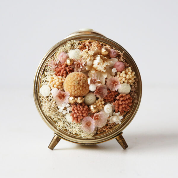 reveil-vintage-végétal-la-nature-reprend-ses-droits-origine-atelier-floral-collection-chronos