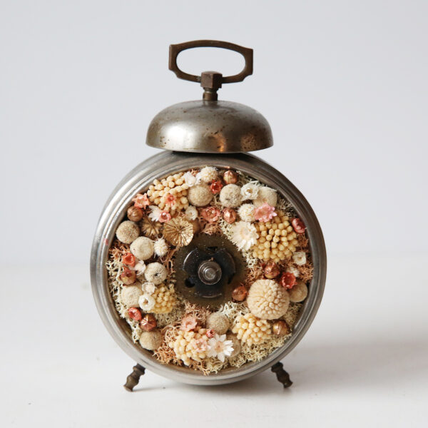 reveil-vintage-végétal-la-nature-reprend-ses-droits-origine-atelier-floral-collection-chronos